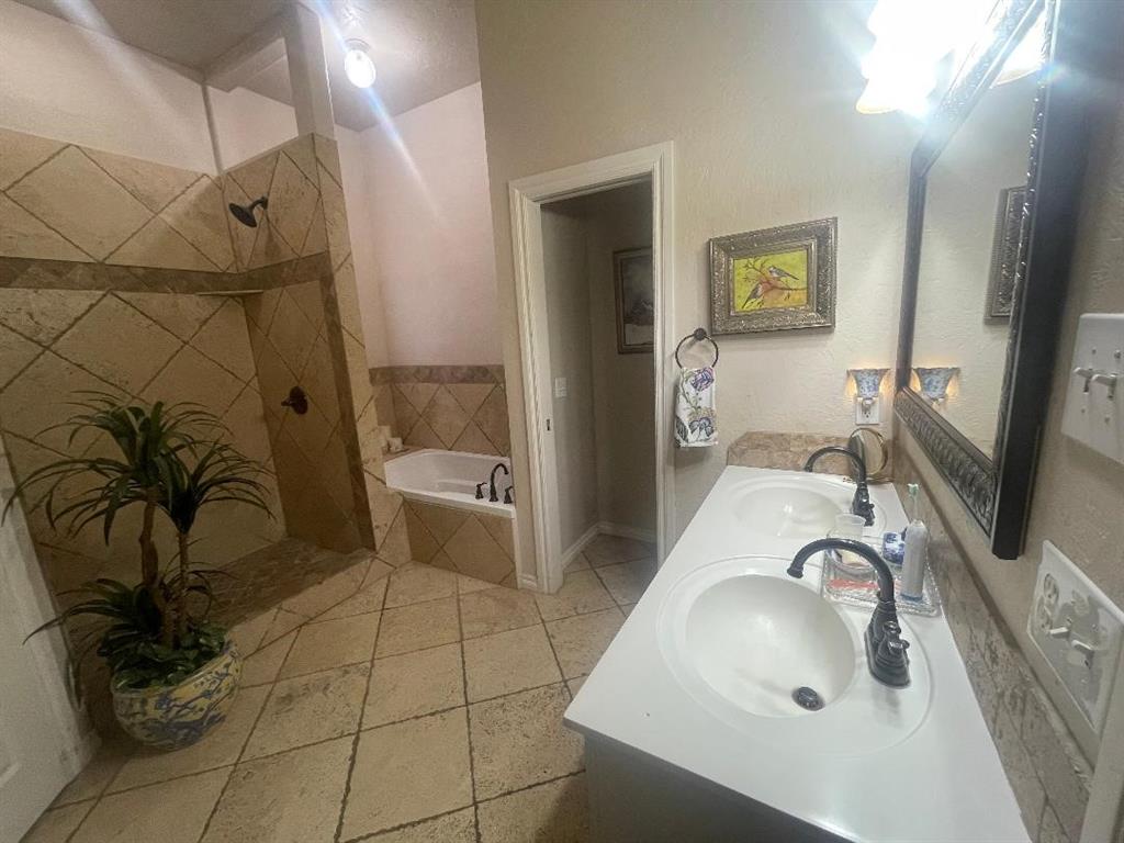 6200 Nw 94th Terrace Property Photo 11