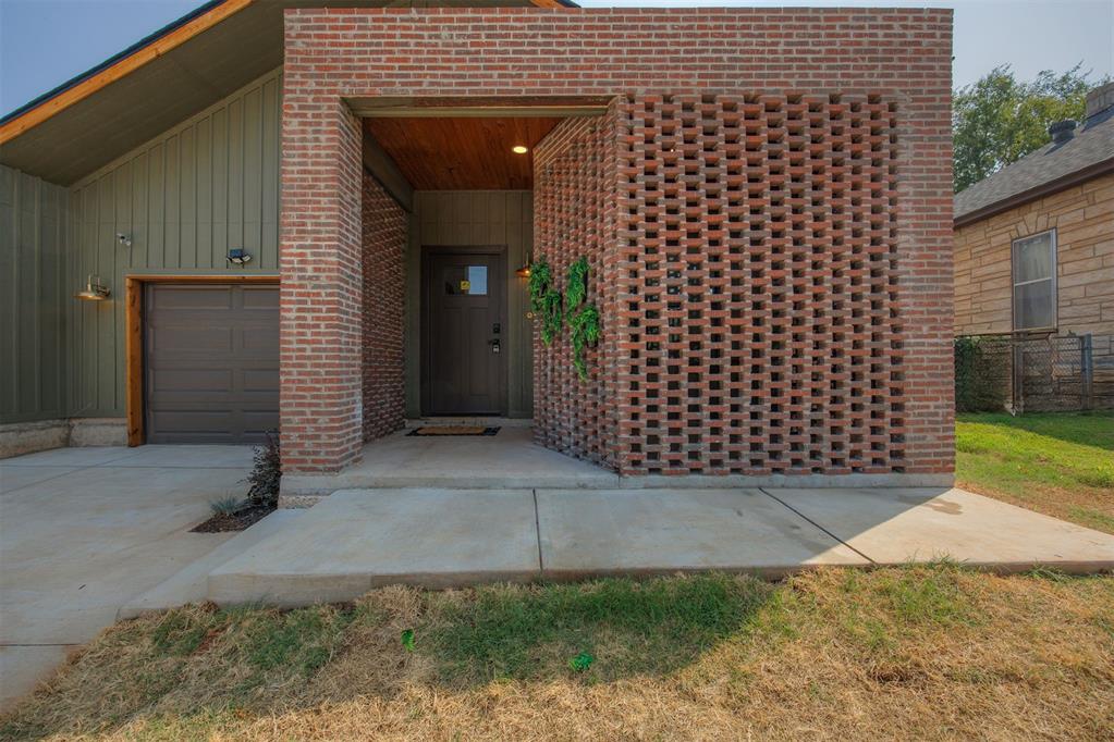 608 Sw 24th Street Property Photo 2