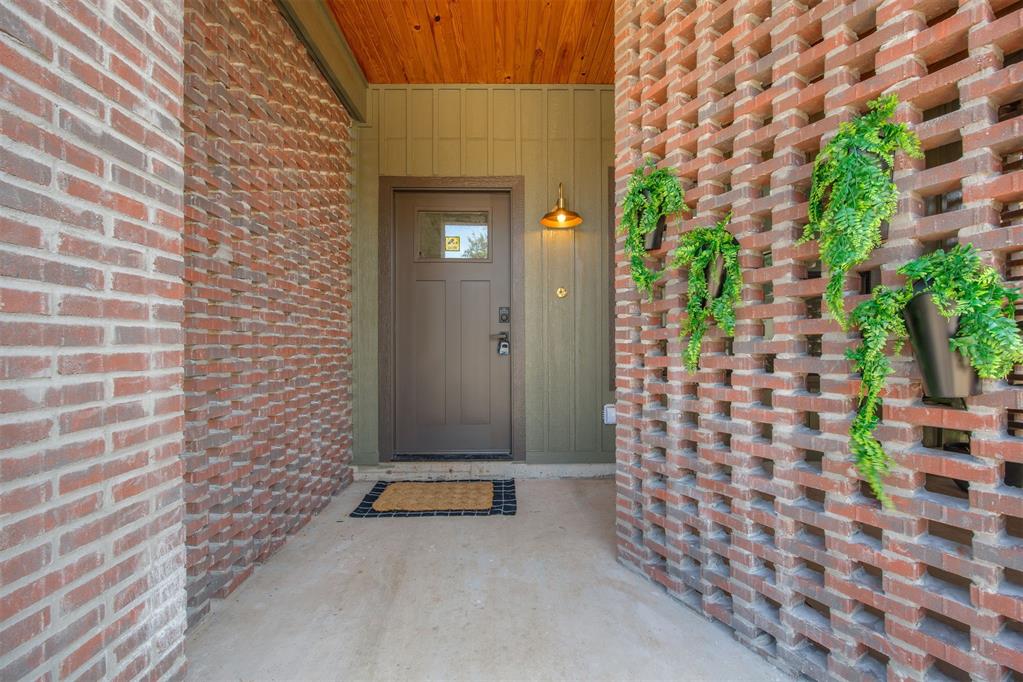 608 Sw 24th Street Property Photo 4