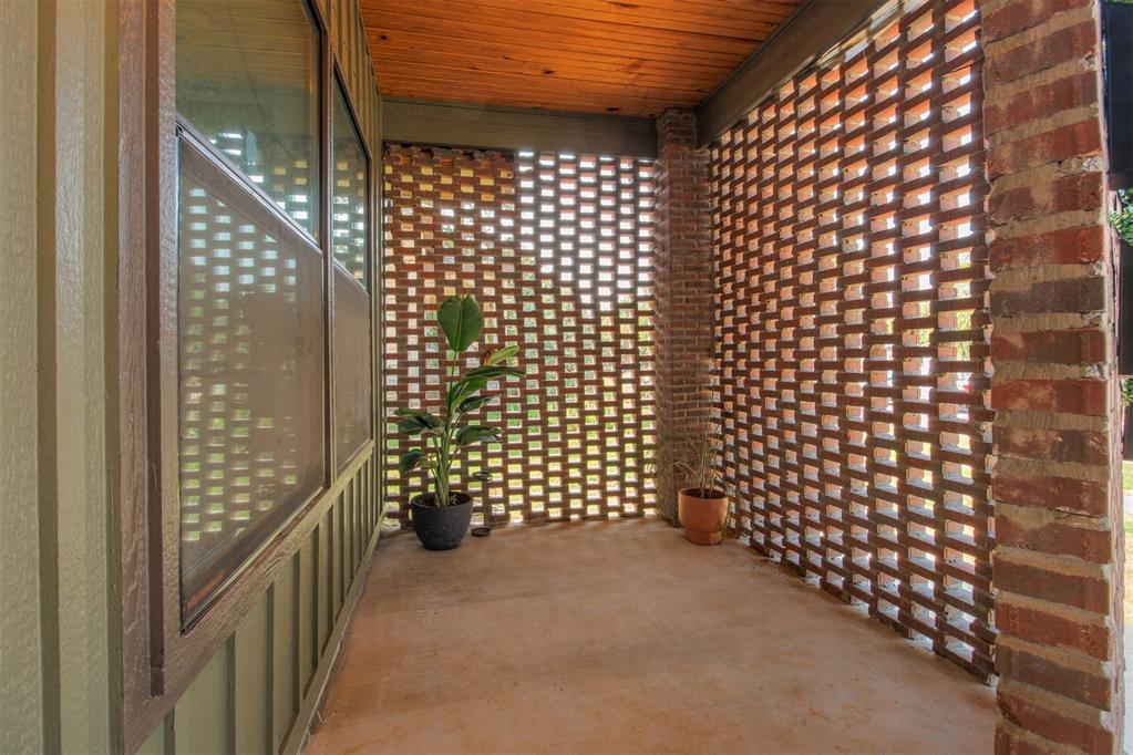 608 Sw 24th Street Property Photo 5