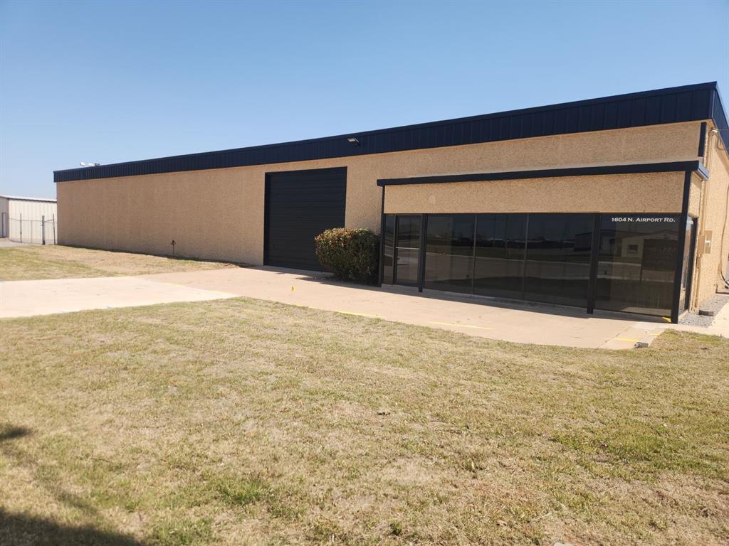 1604 E Airport Road Property Photo