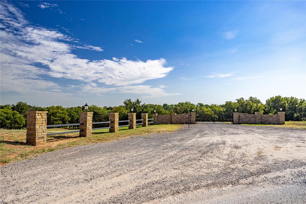 Buck Lane Property Photo 7