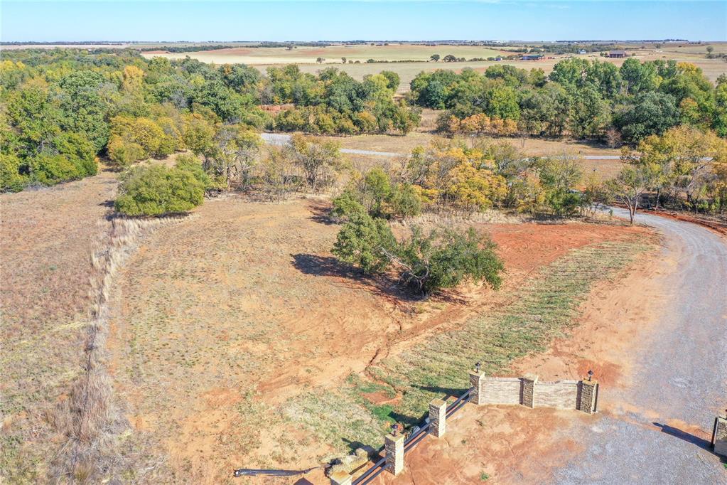 White Tail Road Property Photo 8