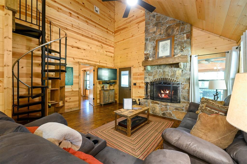 447 Long Pine Trail Property Photo 5
