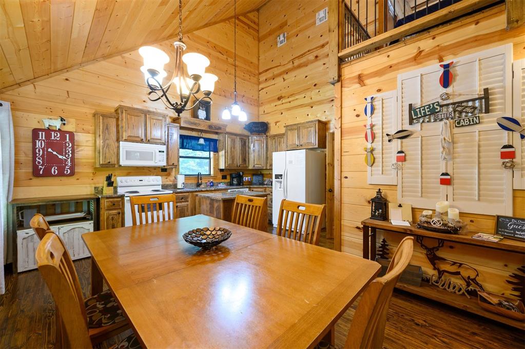 447 Long Pine Trail Property Photo 9