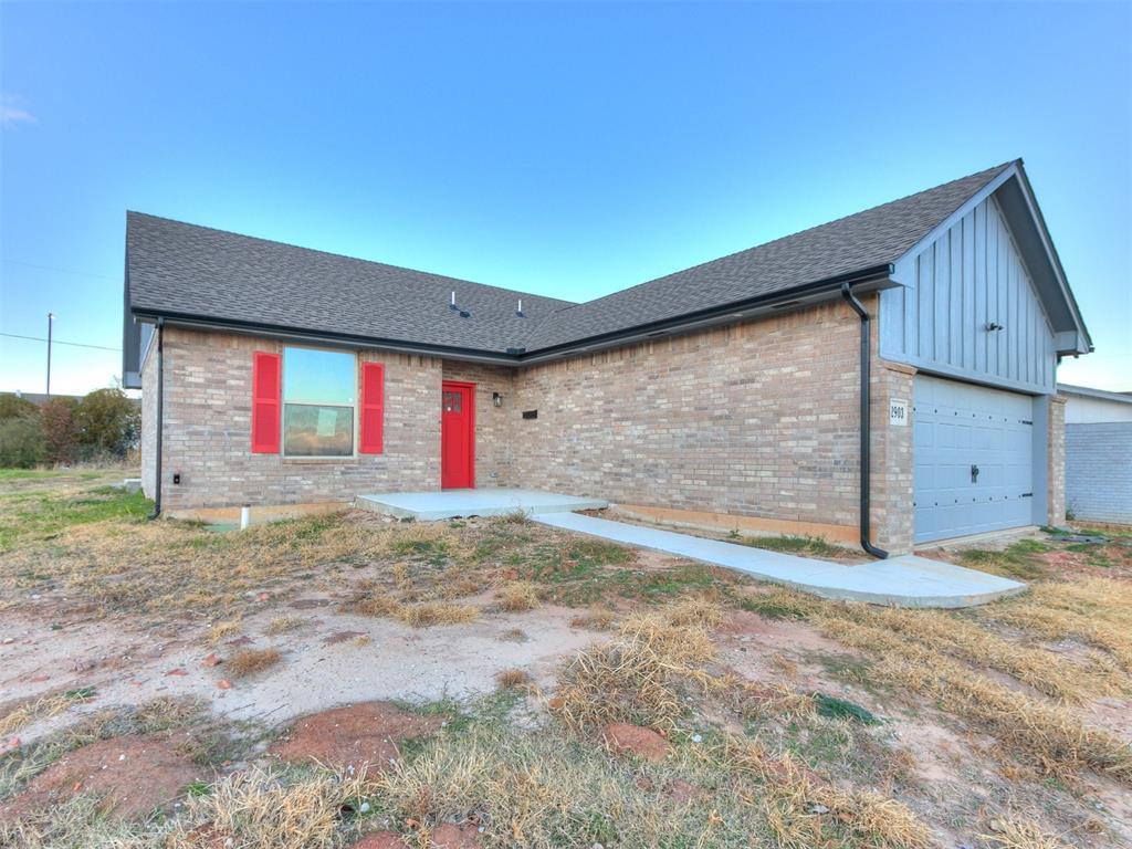 2903 Ne Success Street Property Photo 4