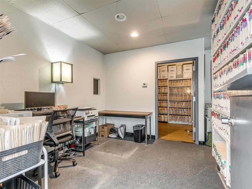 7304 N Comanche Avenue Property Photo 10