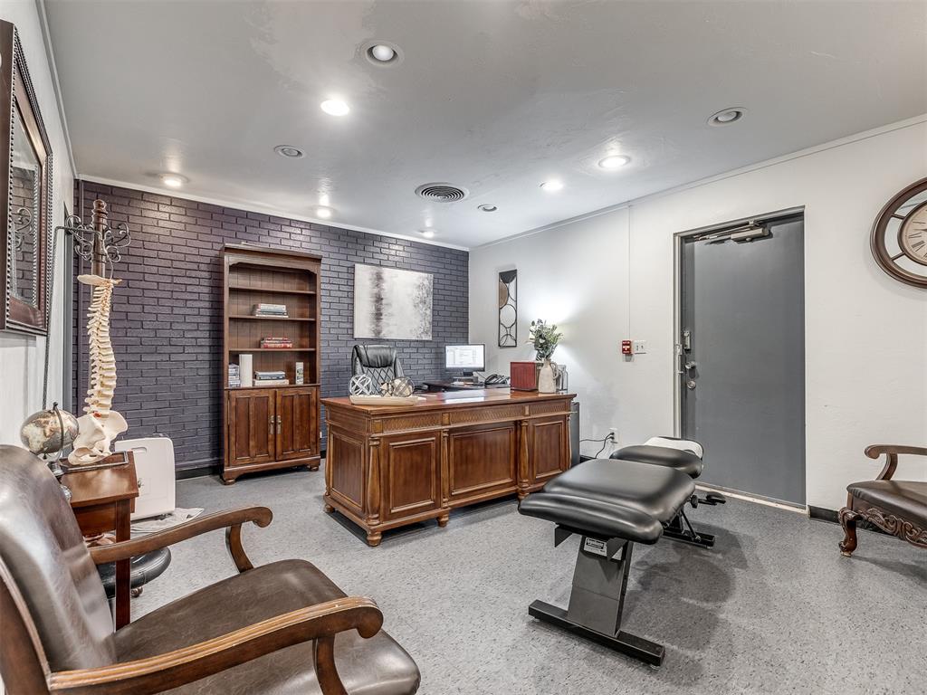7304 N Comanche Avenue Property Photo 44