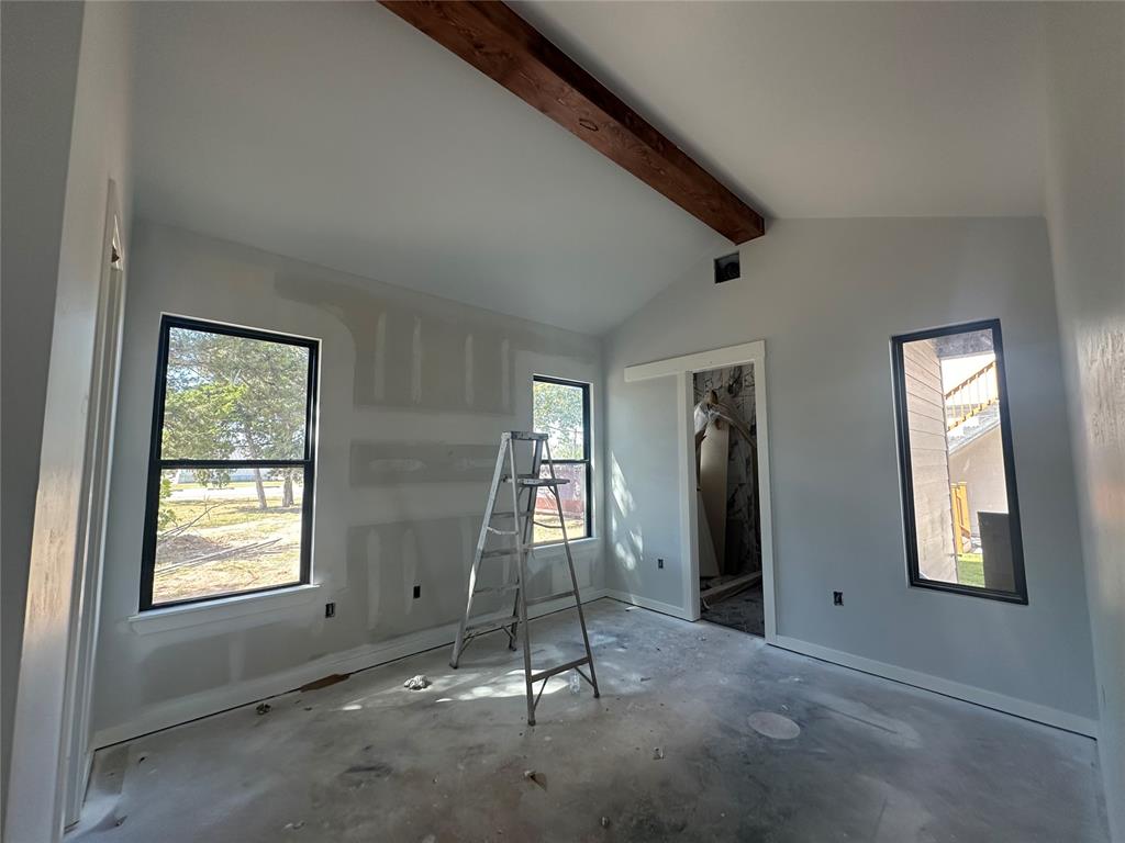 735 W Main Street Property Photo 7