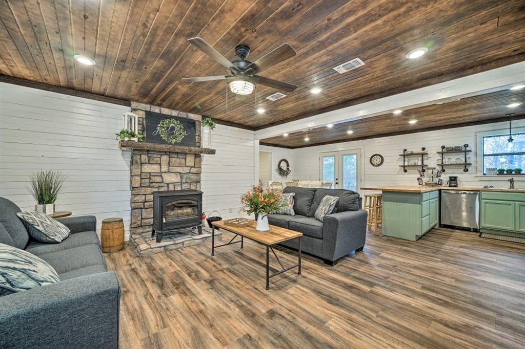 121 W Bethel Road Property Photo 6