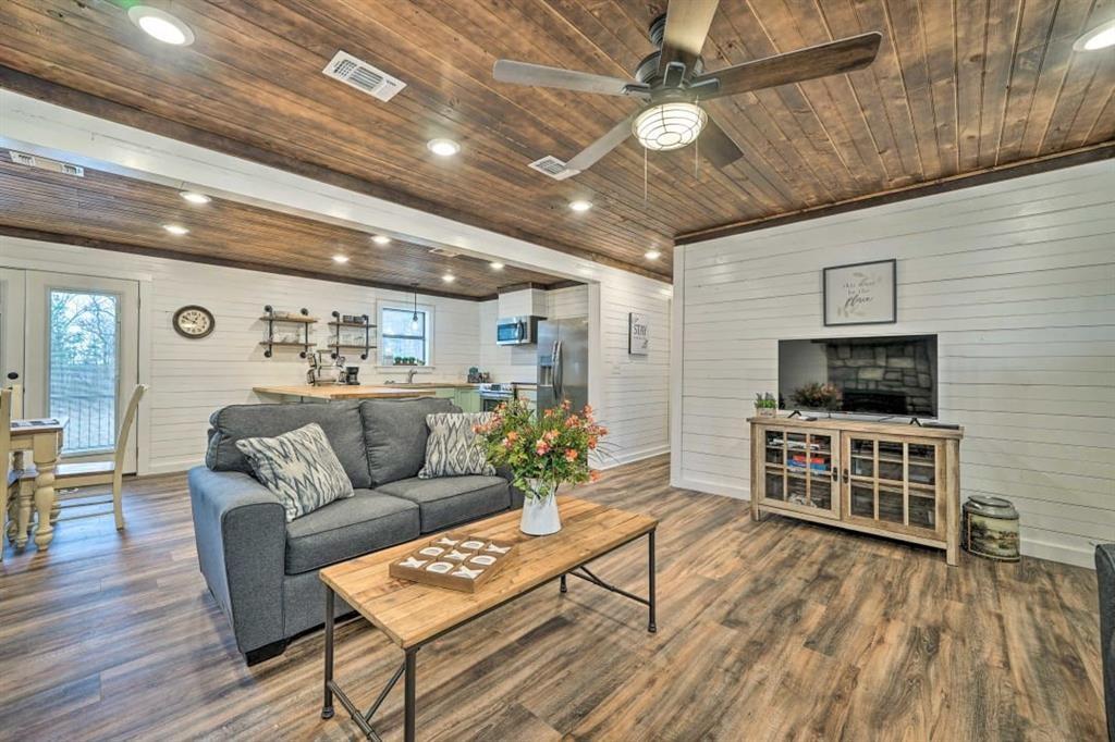 121 W Bethel Road Property Photo 7