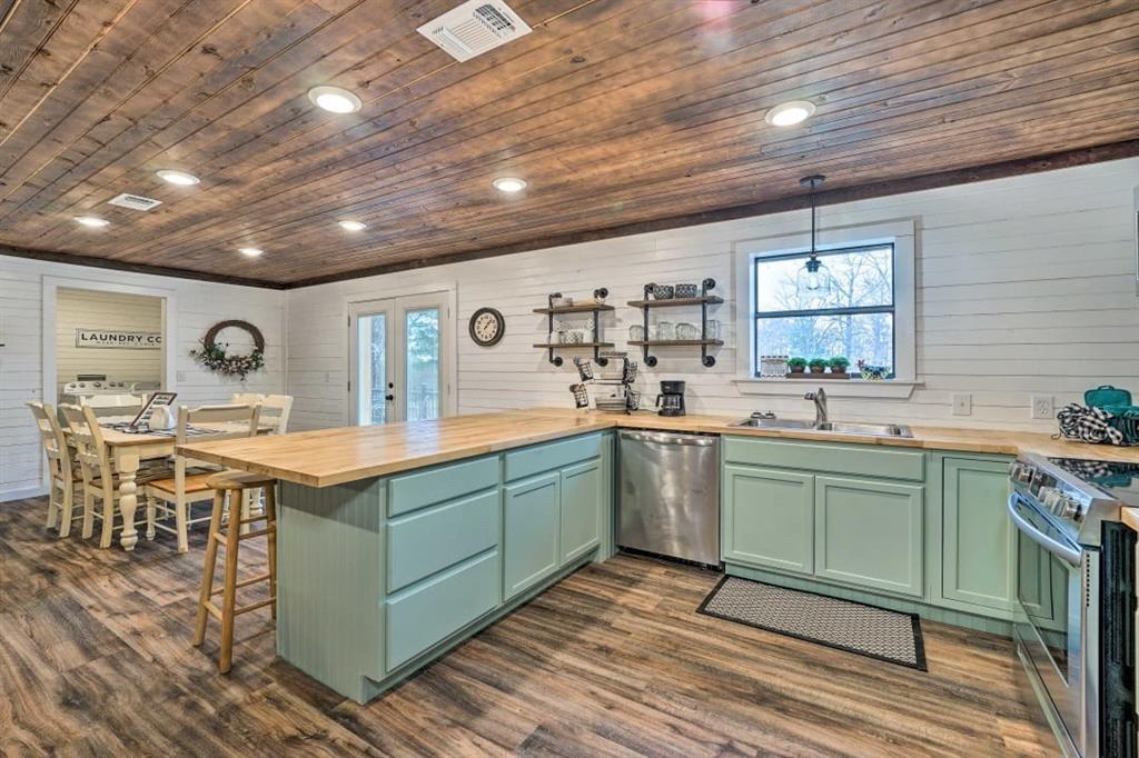 121 W Bethel Road Property Photo 11