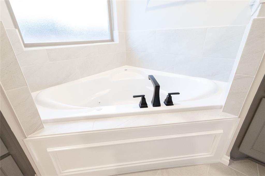 14033 Magnolia Lane Property Photo 12