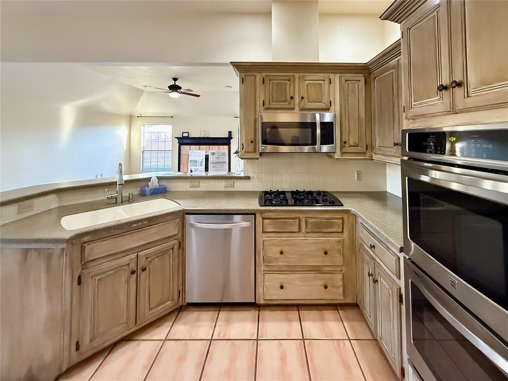 4000 Wood Castle Street Property Photo 1