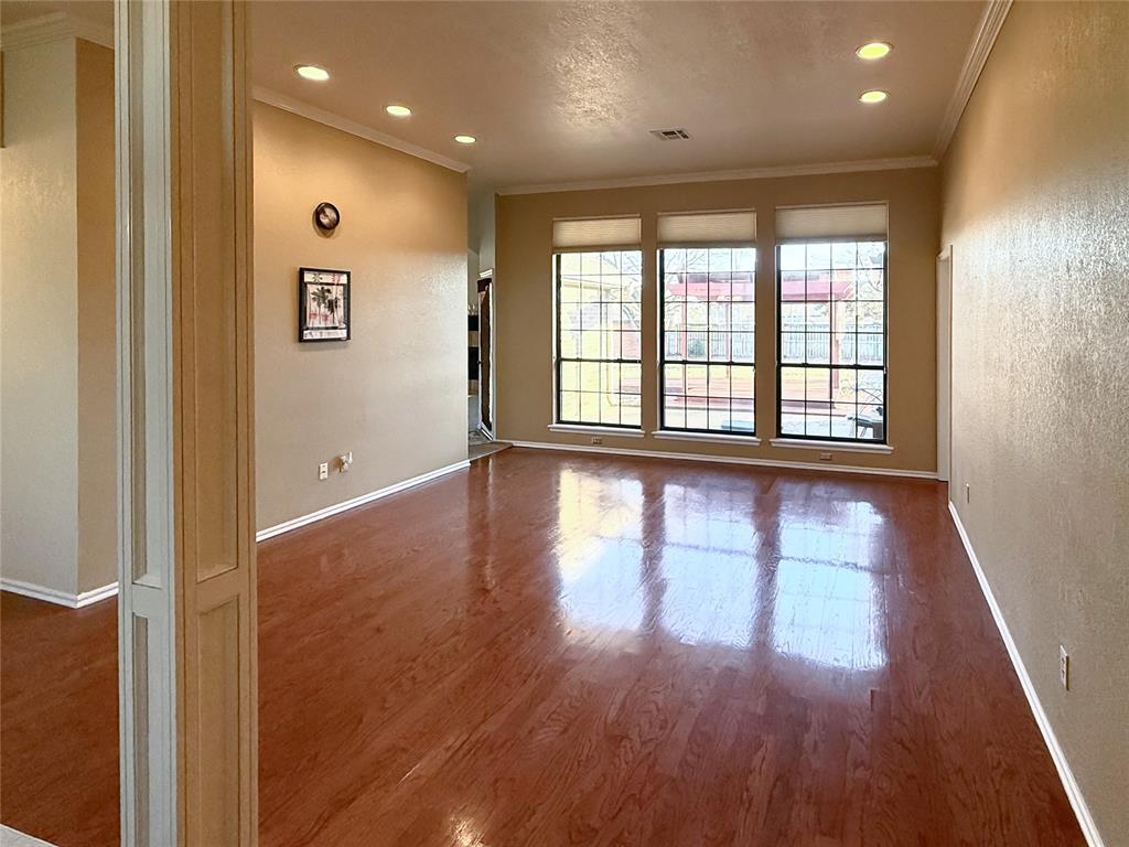 4000 Wood Castle Street Property Photo 7