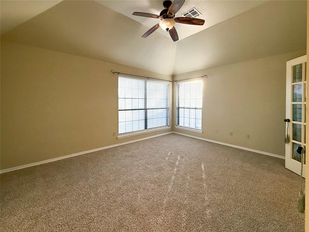 4000 Wood Castle Street Property Photo 14