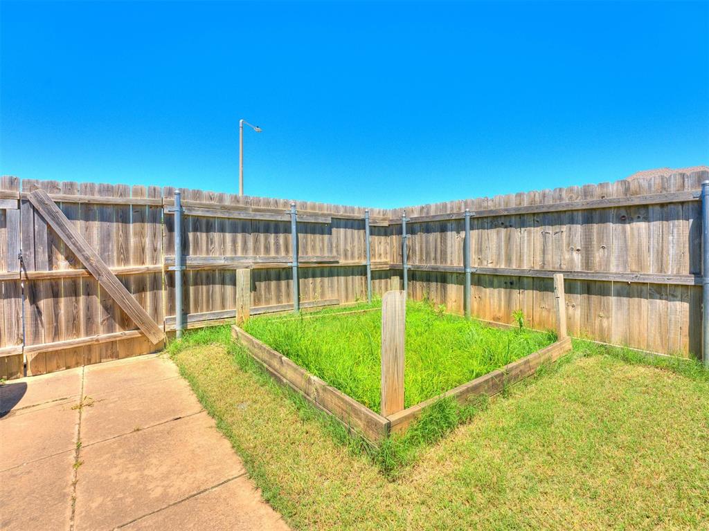 4000 Wood Castle Street Property Photo 32