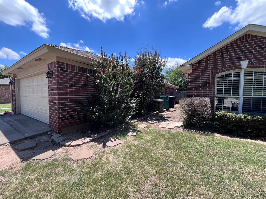 2204 Sw 138th Street Property Photo 4
