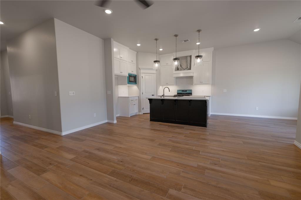 4001 Lleyton Drive Property Photo 3