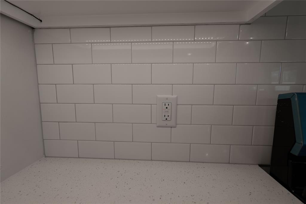 4001 Lleyton Drive Property Photo 5