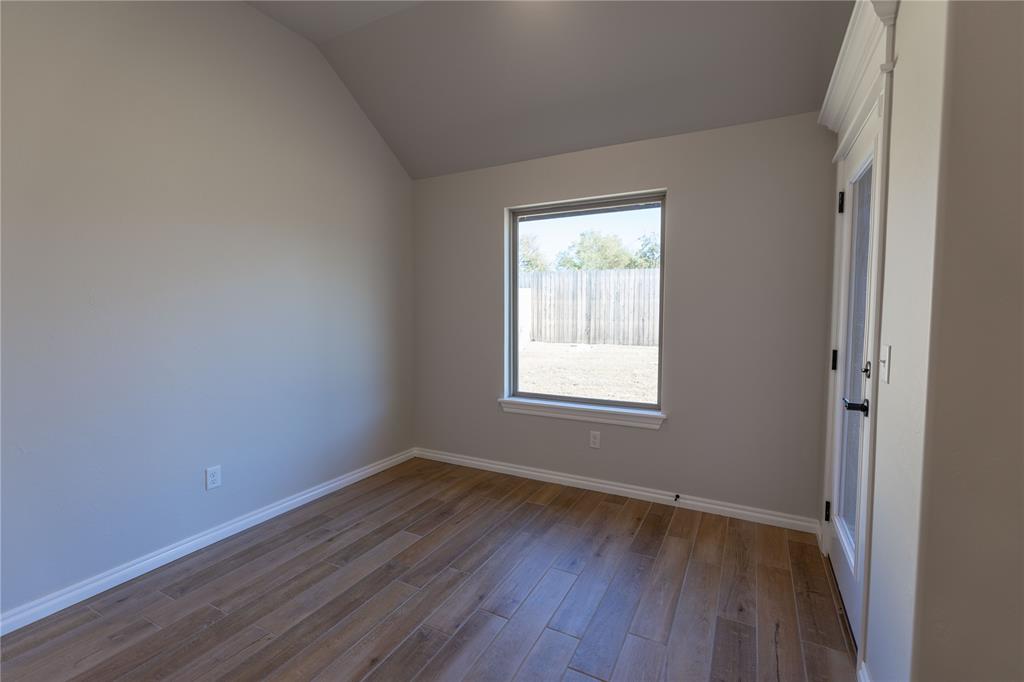 4001 Lleyton Drive Property Photo 6