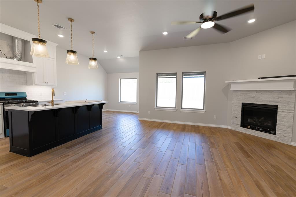 4001 Lleyton Drive Property Photo 7