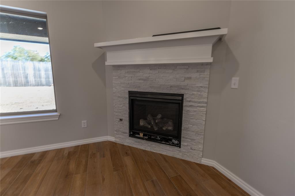 4001 Lleyton Drive Property Photo 9