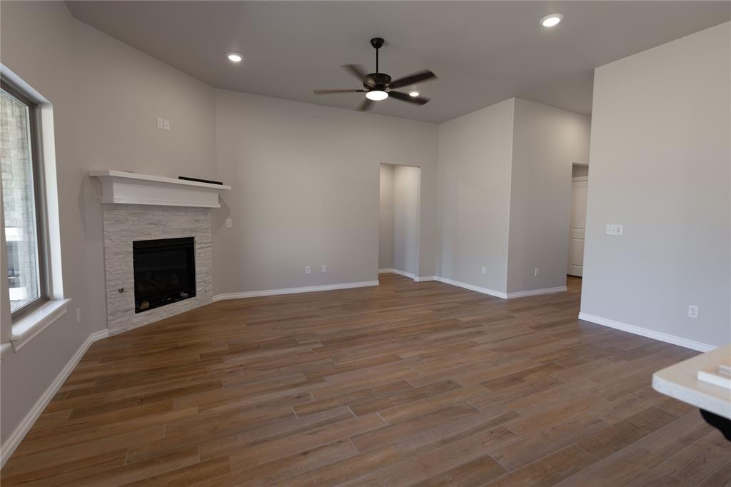 4001 Lleyton Drive Property Photo 10