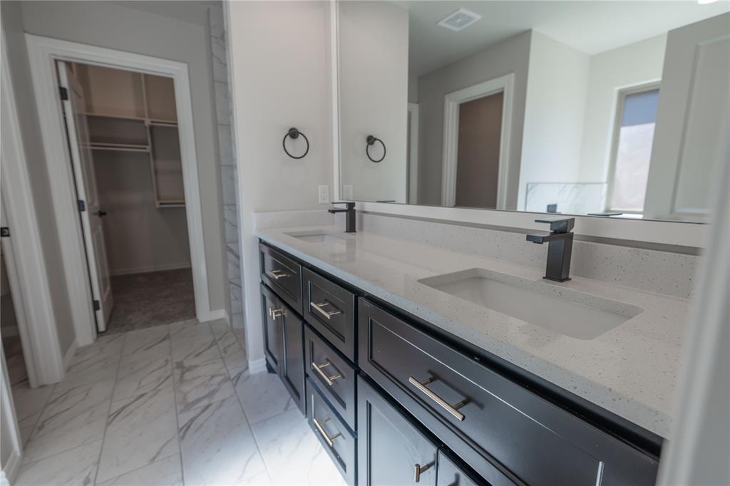 4001 Lleyton Drive Property Photo 12
