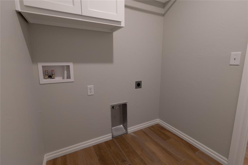 4001 Lleyton Drive Property Photo 23