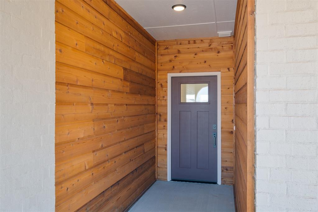 17528 Moss Farm Road Property Photo 3