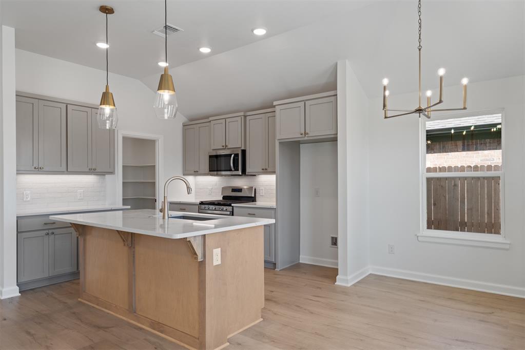 17528 Moss Farm Road Property Photo 10