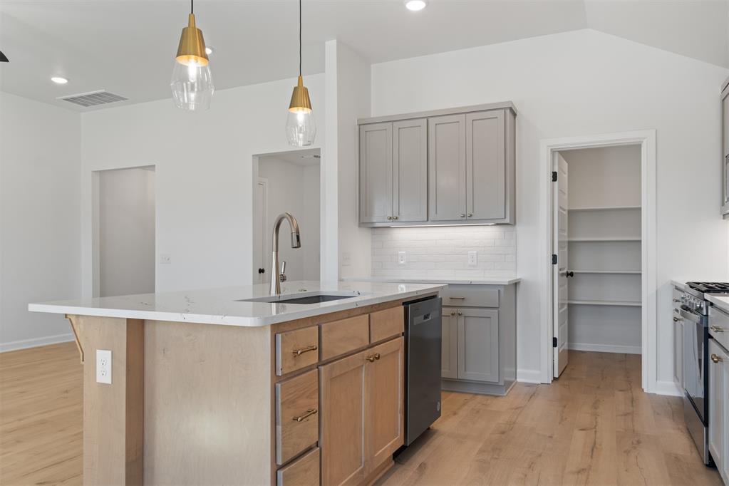 17528 Moss Farm Road Property Photo 11