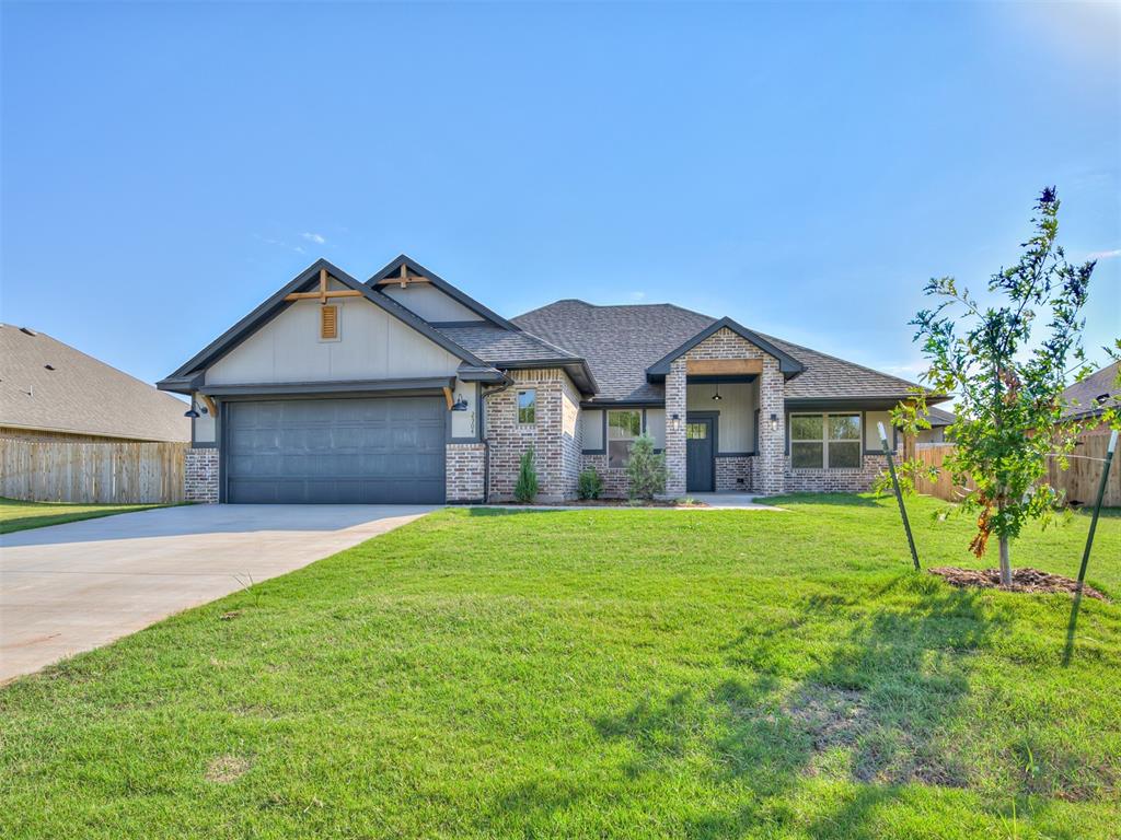 2304 Creekview Drive Property Photo 2
