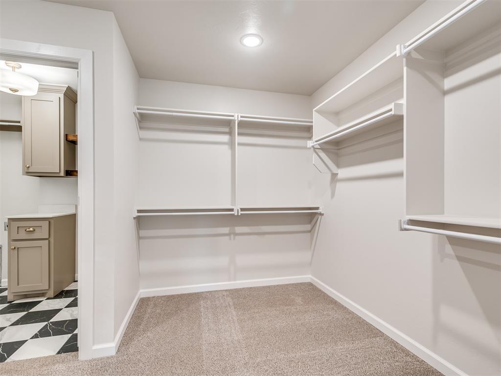 2304 Creekview Drive Property Photo 20