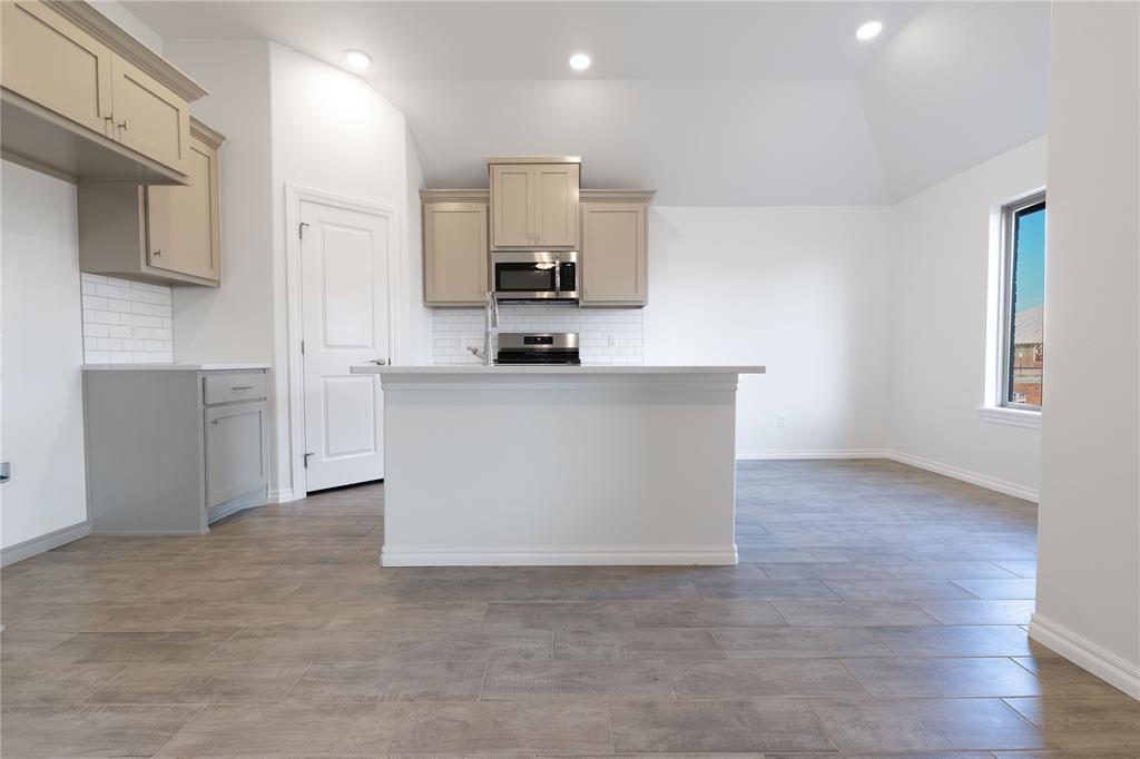 3020 Piper Street Property Photo 4