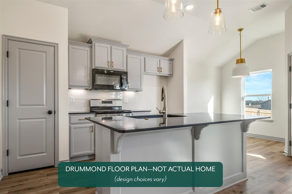 20160 Park Lane Property Photo 8