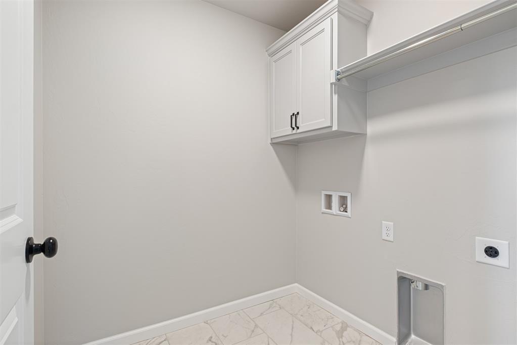 20160 Park Lane Property Photo 31