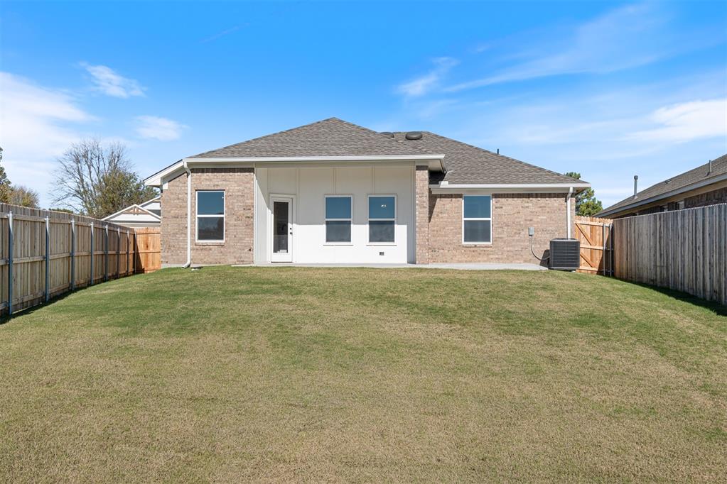20160 Park Lane Property Photo 33
