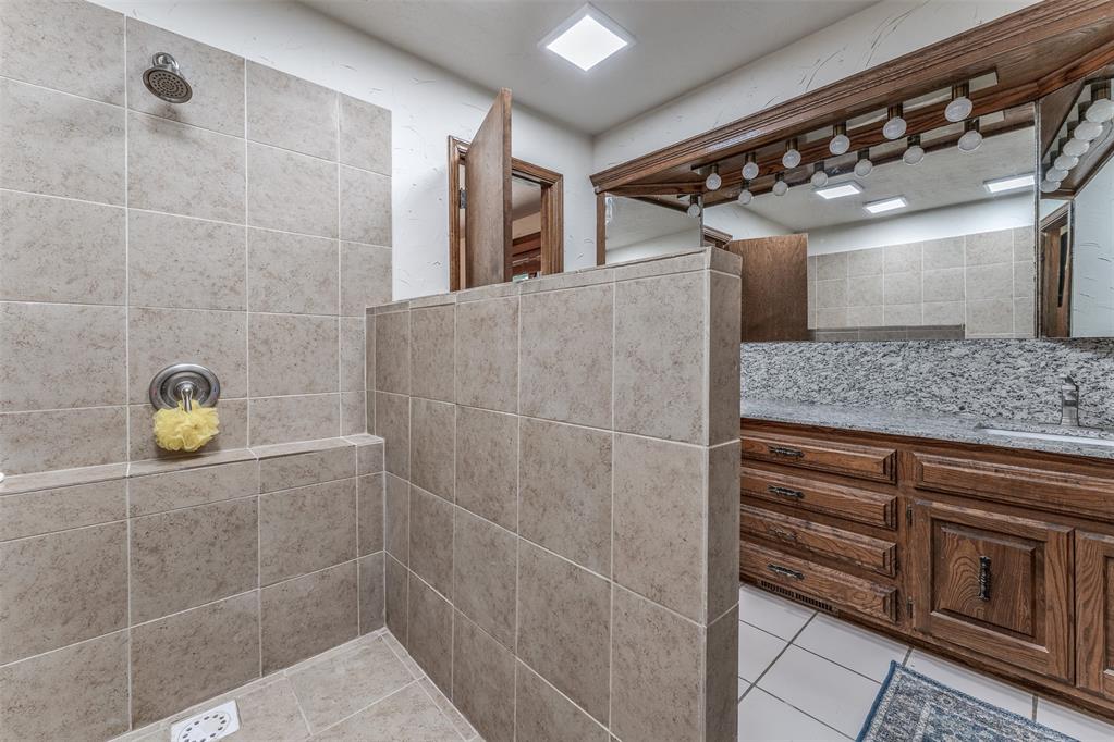 13044 Old Highway 99 S Property Photo 46