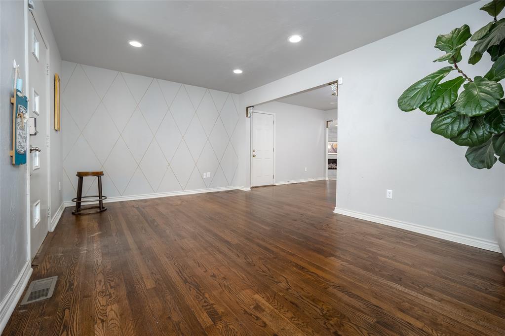 2824 Nw 43rd Street Property Photo 4