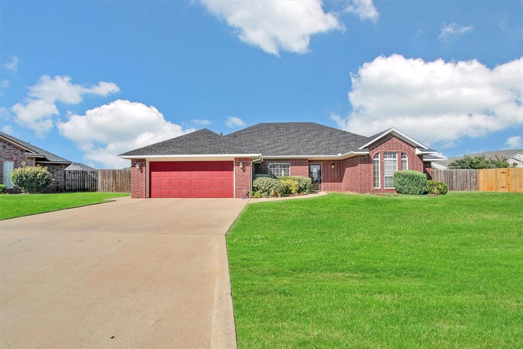 1817 Hunter Pointe Circle Property Photo 1