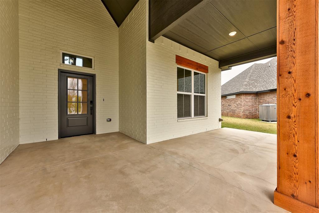 2405 Crystal Creek Drive Property Photo 3