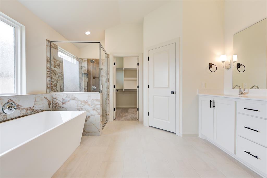 2405 Crystal Creek Drive Property Photo 14