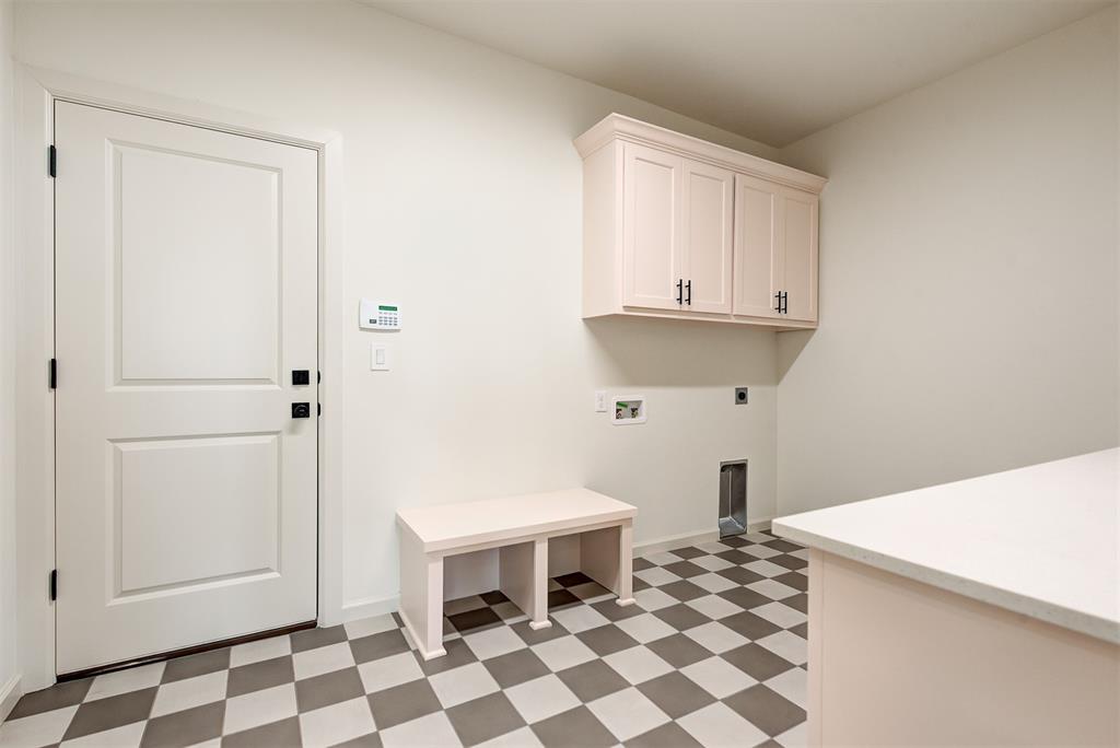 2405 Crystal Creek Drive Property Photo 23