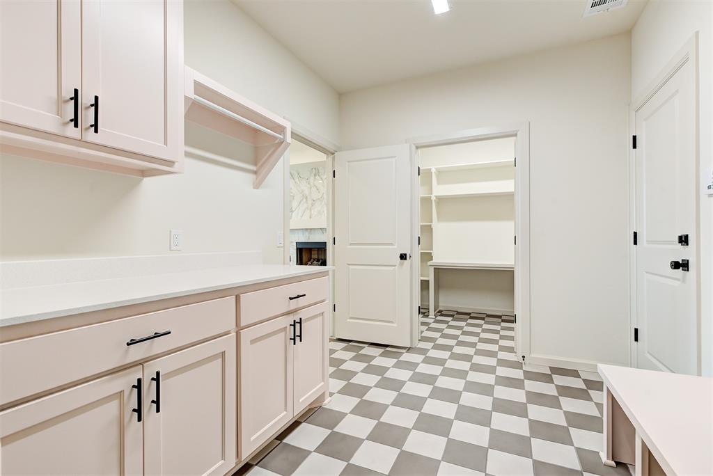 2405 Crystal Creek Drive Property Photo 24