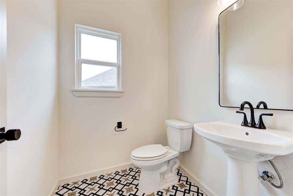 2405 Crystal Creek Drive Property Photo 26