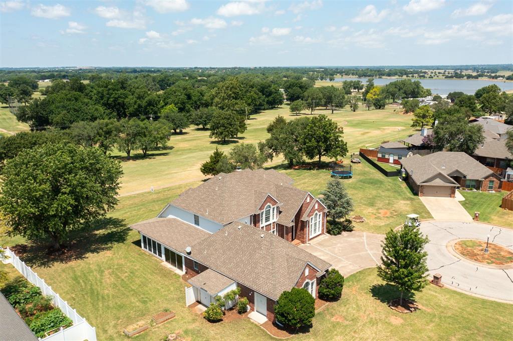 1110 Vista Circle Property Photo 2
