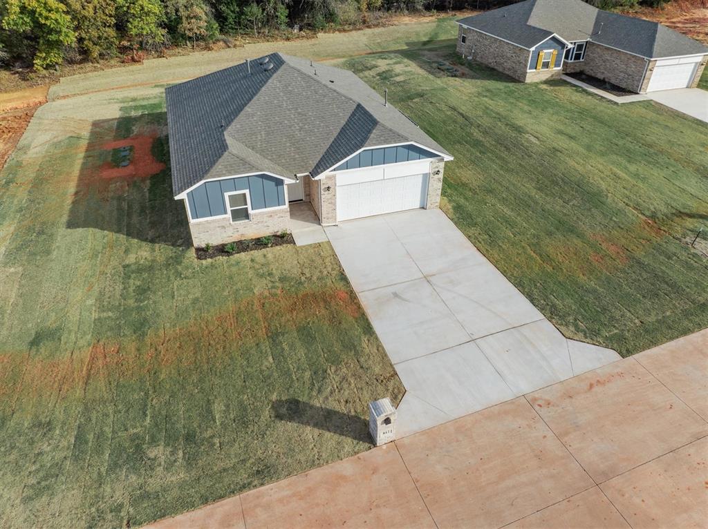 812 Stella Trail Property Photo 9