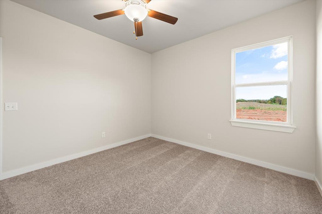 812 Stella Trail Property Photo 33